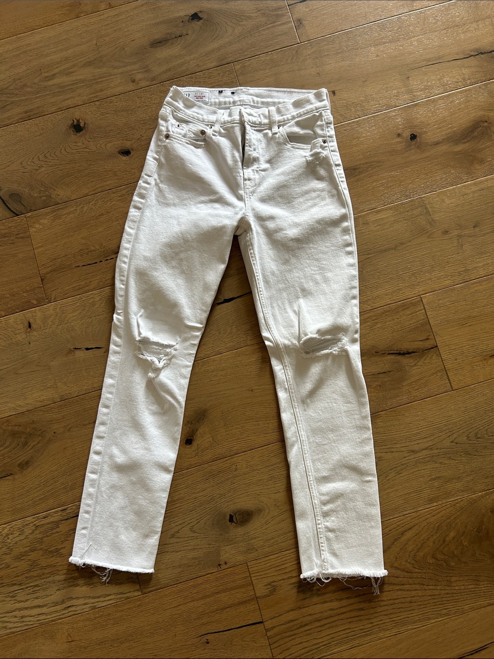 Gap 27/4r vintage slim high rise distressed white jeans